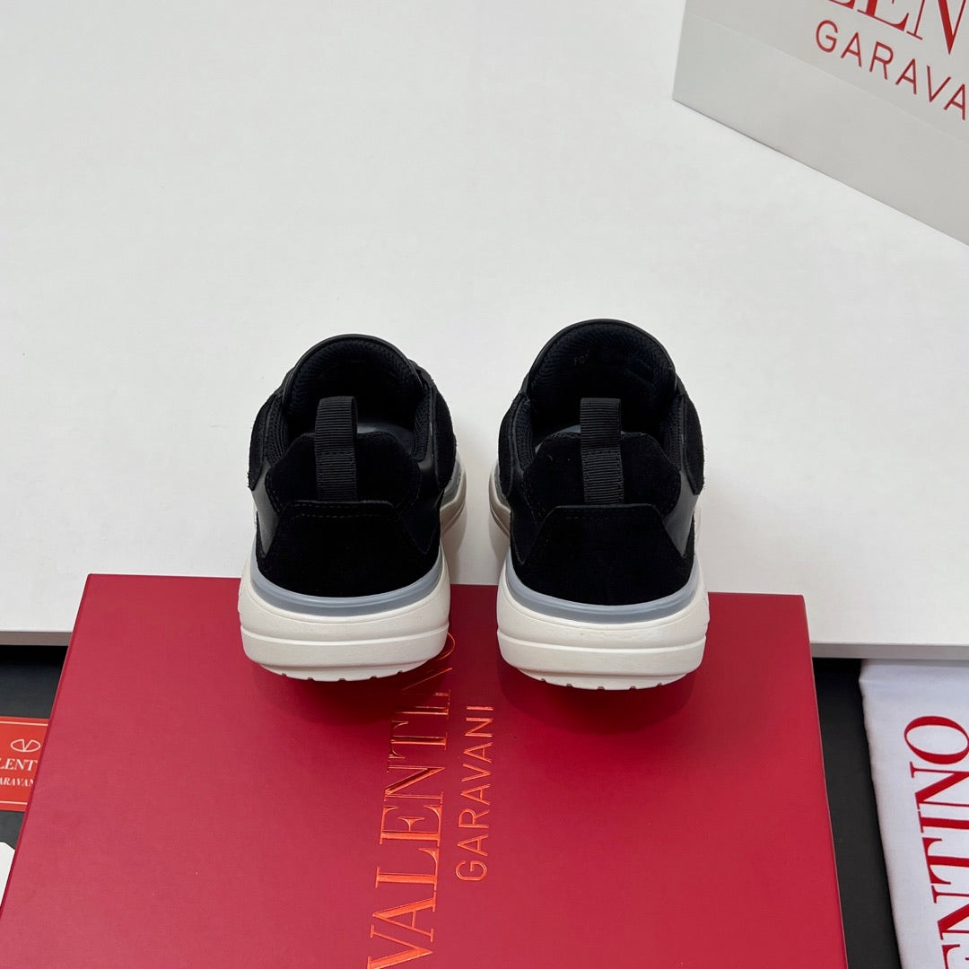 VALENTINO 25S RUNBOOT SNEAKERS IN BLACK SUEDE AND LAMBSKIN