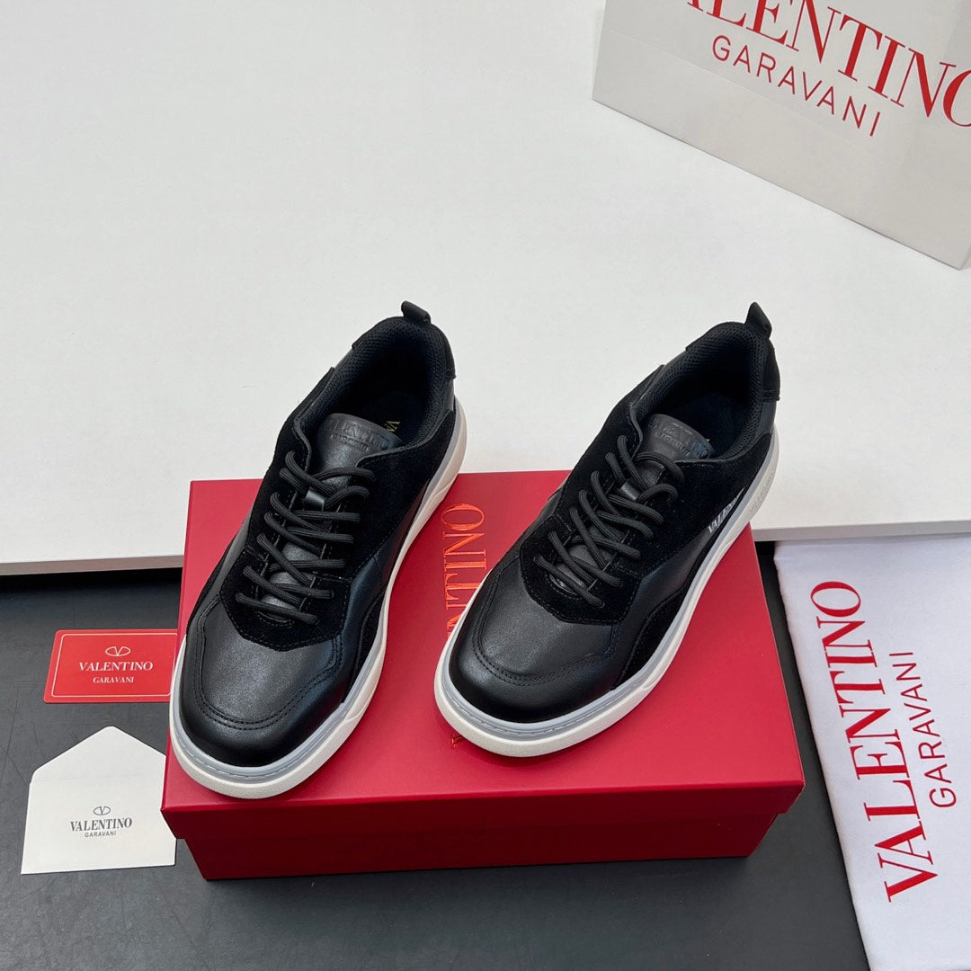 VALENTINO 25S RUNBOOT SNEAKERS IN BLACK SUEDE AND LAMBSKIN