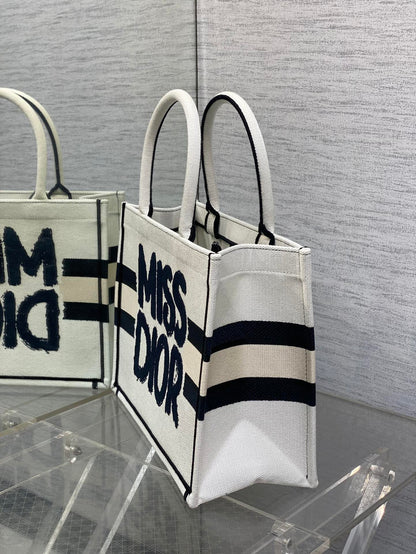 DIOR MEDIUM BOOK TOTE 36 IN WHITE MIX BLACK CANVAS 226504