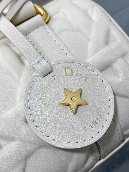DIOR GROOVE 17 BAG IN WHITE CREAM MACROCANNAGE CALFSKIN WITH GOLD HARDWARE