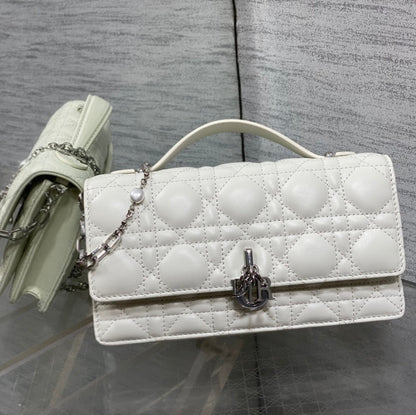 DIOR 25S  TALK PHONE POUCH 21 IN WHITE CANNAGE LAMBSKIN SILVER HARDWRE