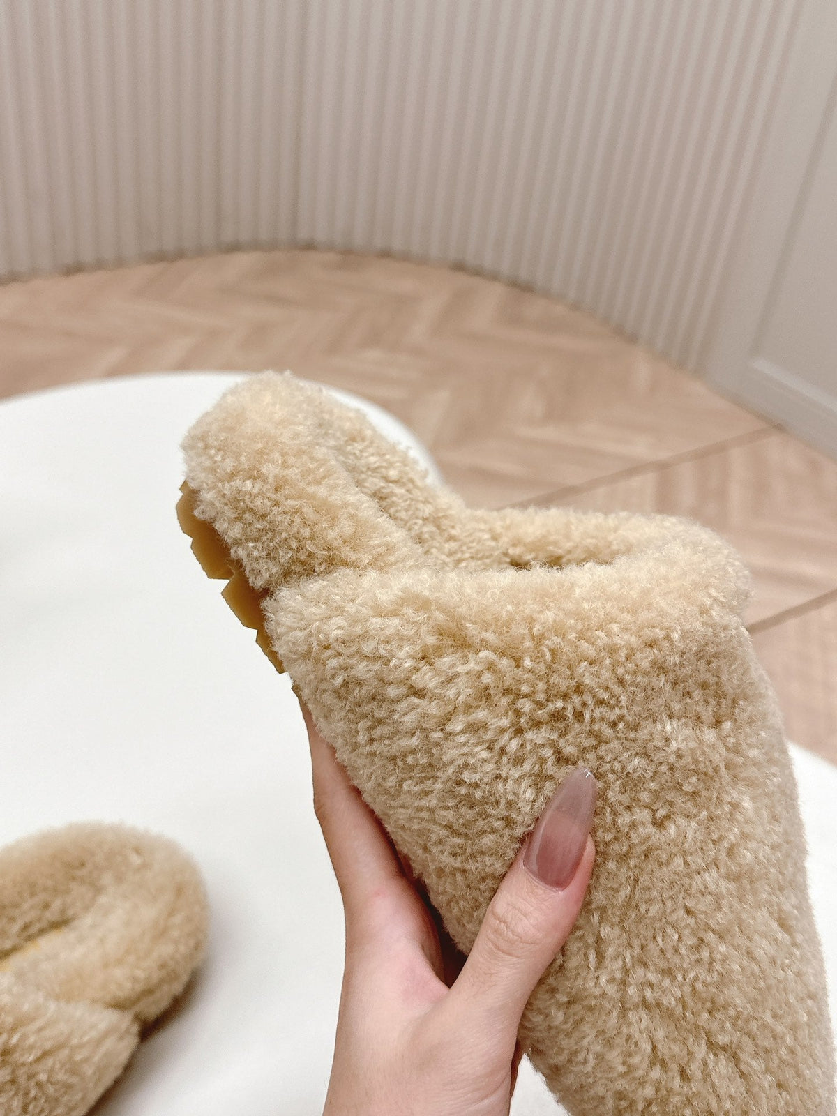 PRADA MULES ATTACHED TRIANGLE LOGO IN BEIGE SHEARLING