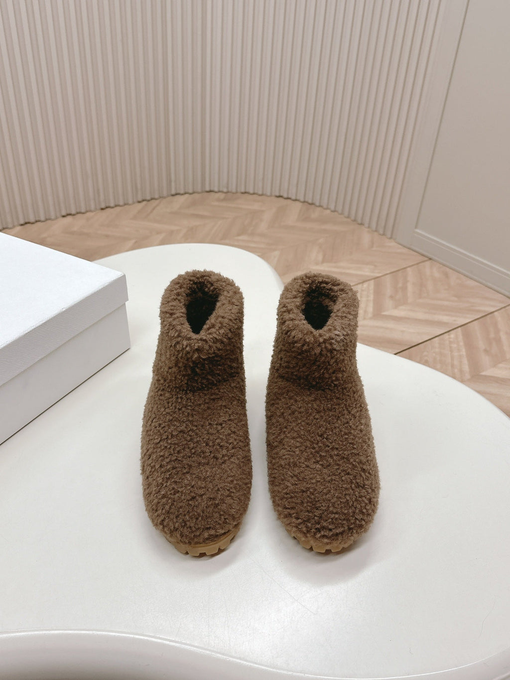 PRADA SNOW ANKLE BOOTS IN WOOD BROWN SHEARLING
