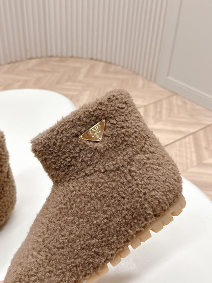 PRADA SNOW ANKLE BOOTS IN WOOD BROWN SHEARLING
