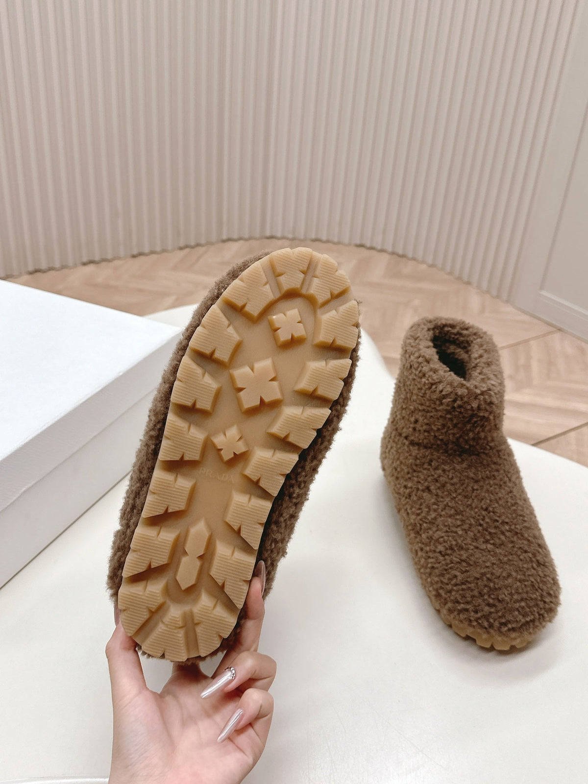 PRADA SNOW ANKLE BOOTS IN WOOD BROWN SHEARLING