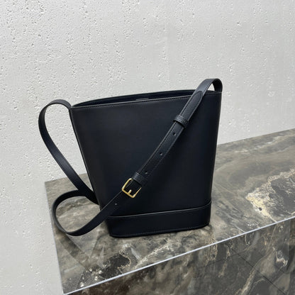 CELINE 25S CUIR TRIOMPHE BAG 30 IN BLACK CALFSKIN