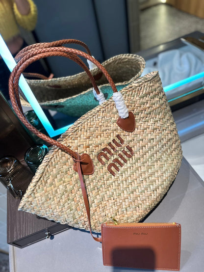 MIU MIU BASKET 28 BAG IN BEIGE STRAW WOVEN