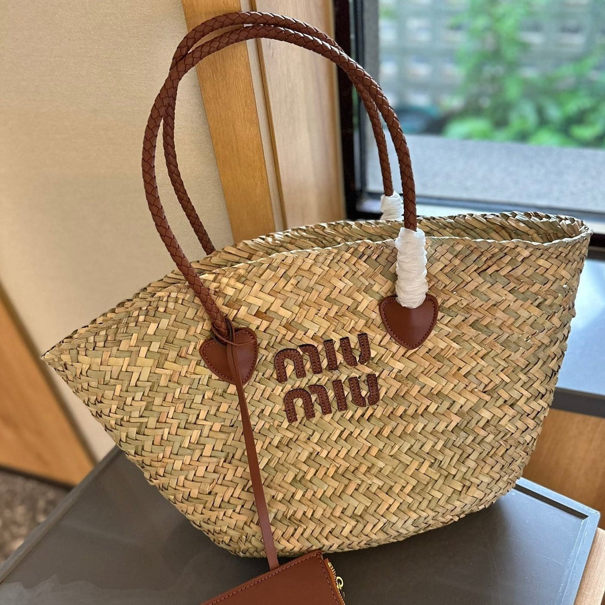 MIU MIU BASKET 28 BAG IN BEIGE STRAW WOVEN