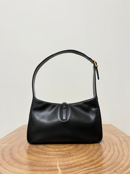 SAINT LAURENT LE 5 À 7 BAG 24 BLACK GLOSSY CALFSKIN HOBO