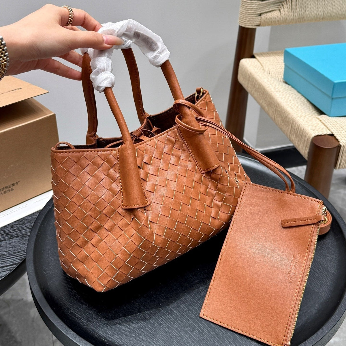 BOTTEGA VENETA SMALL PINACOTECA TOTE BAG 25 IN RUST BROWN CALFSKIN
