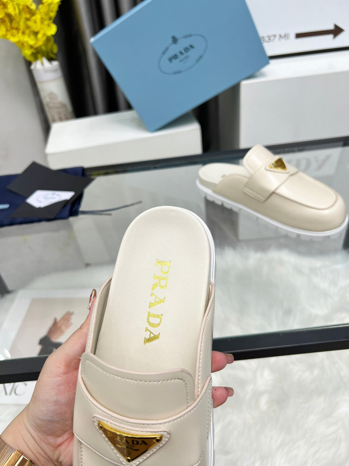 PRADA SABOTS MULES BEIGE CALFSKIN