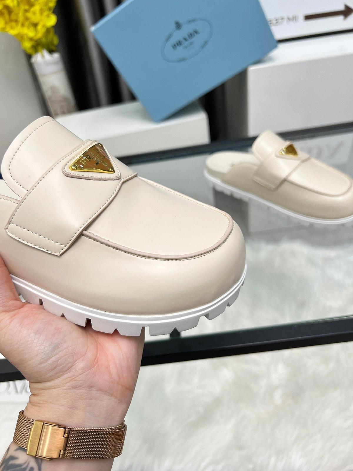 PRADA SABOTS MULES BEIGE CALFSKIN
