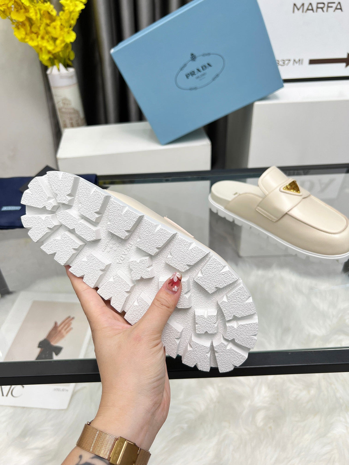 PRADA SABOTS MULES BEIGE CALFSKIN