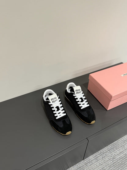 RETRO SNEAKERS IN BLACK MESH AND SUEDE