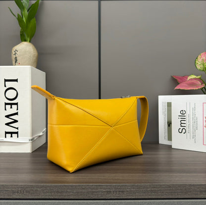 LOEWE PUZZLE FOLD WASH 22 BAG IN BANANA YELLOW SHINY CALFSKIN