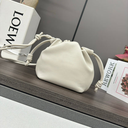LOEWE LOE 23 FLAMENCO PURSE BUCKET IN WHITE LAMBSKIN