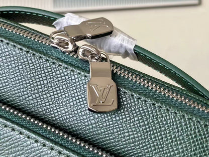 LOUIS VUITTON  AVENUE MESSENGER 22 IN FOREST GREEN CALFSKIN