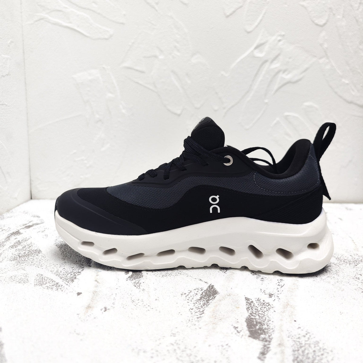 CLOUDTILT 2.0 SNEAKER IN BLACK CALFSKIN AND BREATHABLE MESH