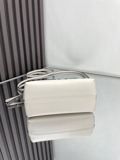 FENDI BY THE WAY MINI 18 IN WHITE LAMBSKIN GOLD HARDWARE