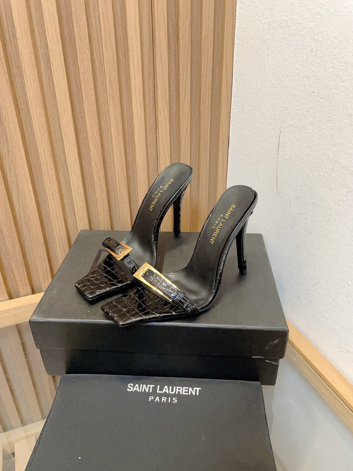 SL SQUARE TOED NUIT PUMPS BLACK CALFSKIN