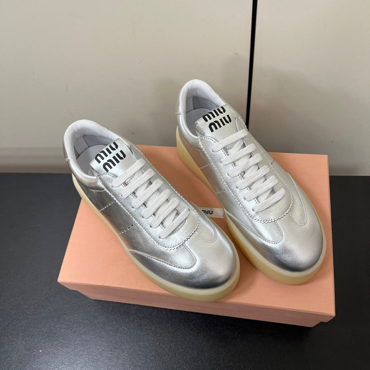THICK-SOLED RETRO SNEAKERS IN SILVER METALLIC SMOOTH LAMBSKIN