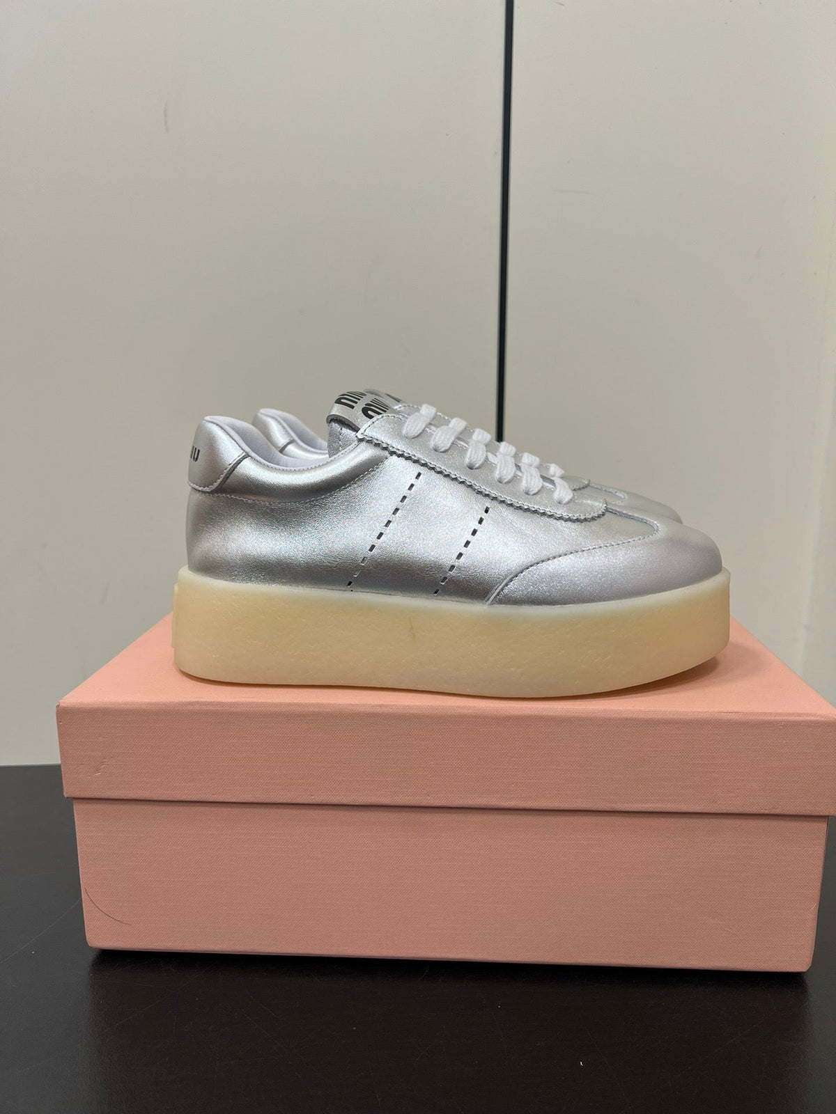 THICK-SOLED RETRO SNEAKERS IN SILVER METALLIC SMOOTH LAMBSKIN