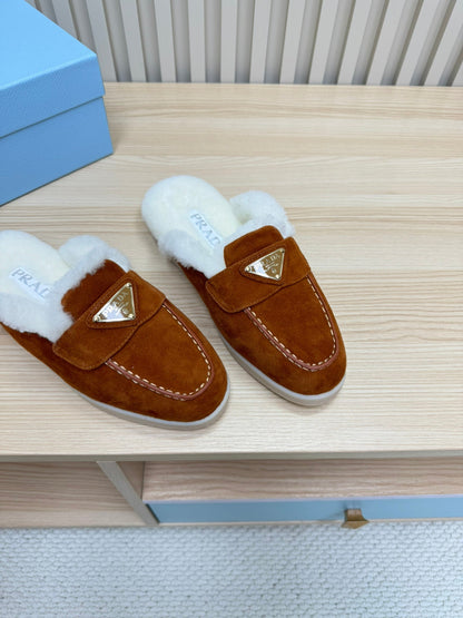PRADA TRIANGLE LOGO FLATS IN RED BROWN SUEDE AND FUR LINING