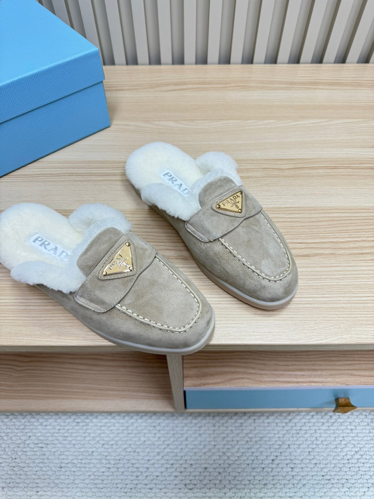 PRADA TRIANGLE LOGO FLATS IN KHAKI BEIGE SUEDE AND FUR LINING