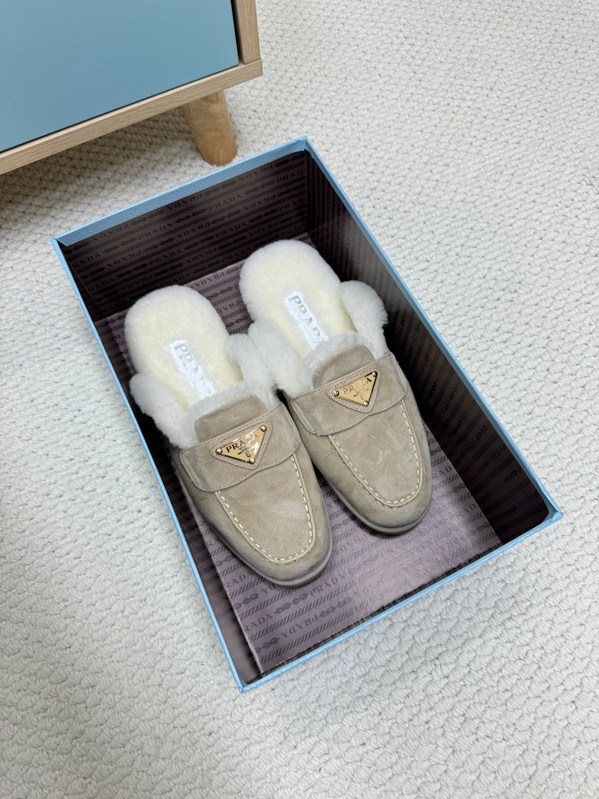 PRADA TRIANGLE LOGO FLATS IN KHAKI BEIGE SUEDE AND FUR LINING