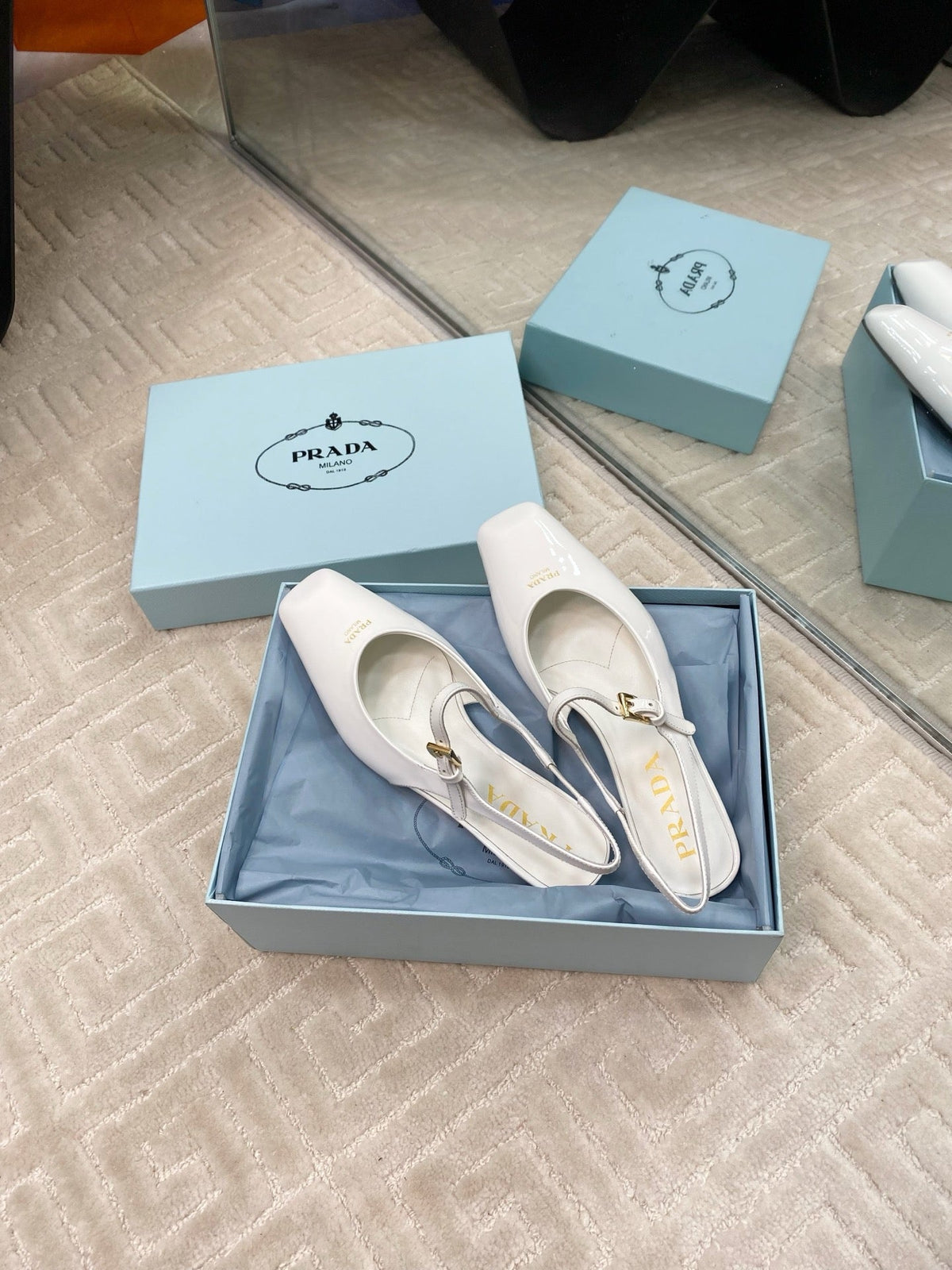 PRADA MARY JANE SLINGBACK SQUARE TOE IN WHITE PATENT SHEEPSKIN