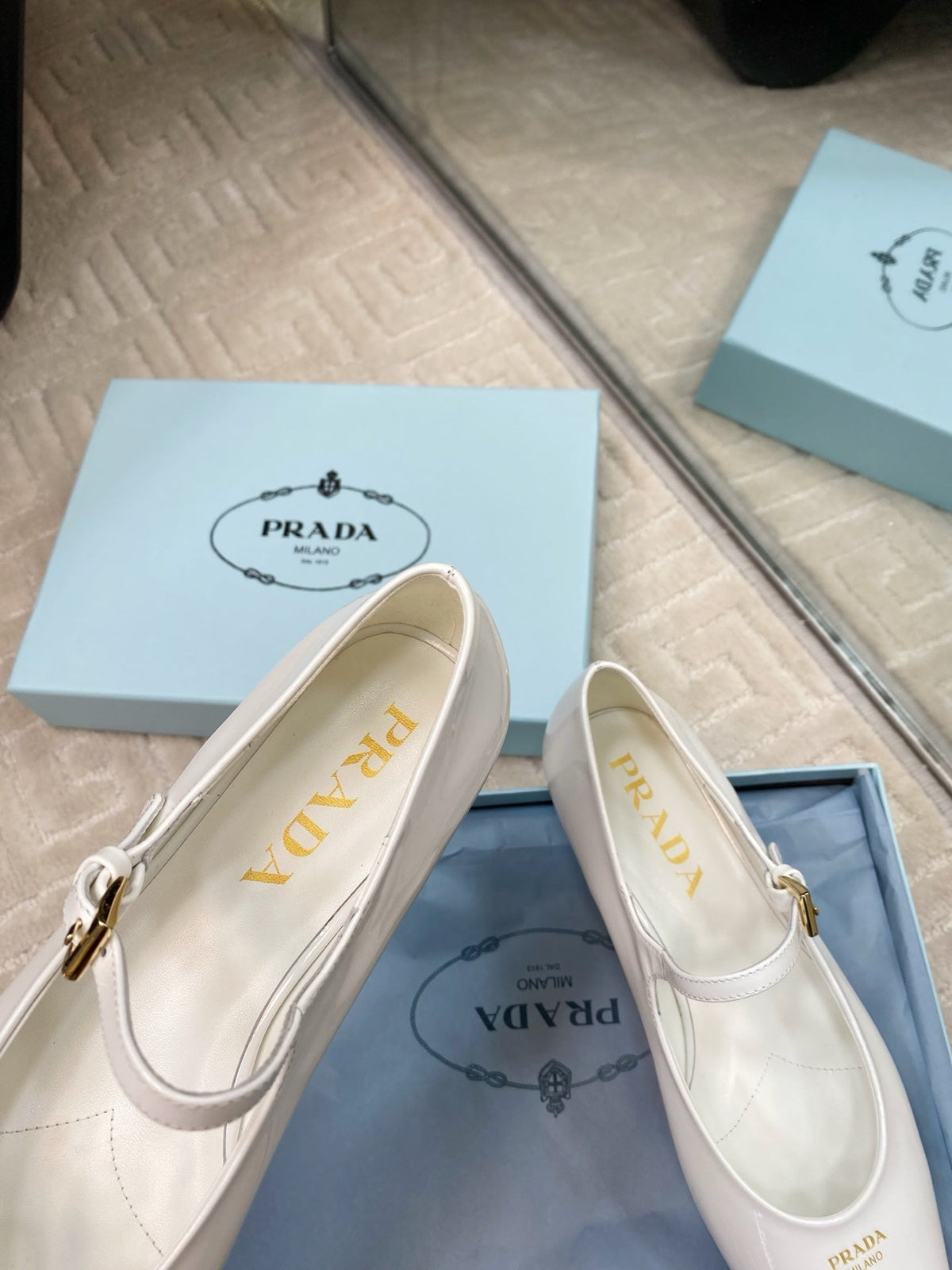 PRADA MARY JANE FLATS SQUARE TOE IN WHITE PATENT SHEEPSKIN