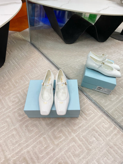 PRADA MARY JANE FLATS SQUARE TOE IN WHITE PATENT SHEEPSKIN