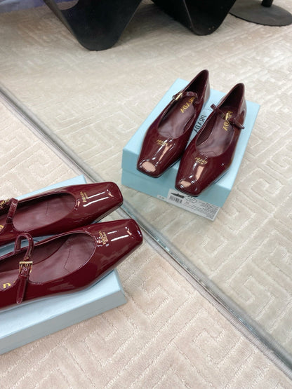 PRADA MARY JANE FLATS SQUARE TOE IN BURGUNDY RED PATENT SHEEPSKIN