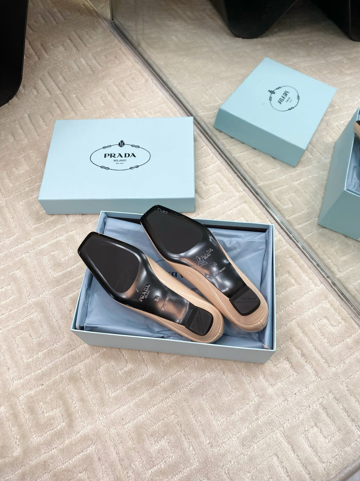PRADA MARY JANE FLATS SQUARE TOE IN BEIGE PATENT SHEEPSKIN