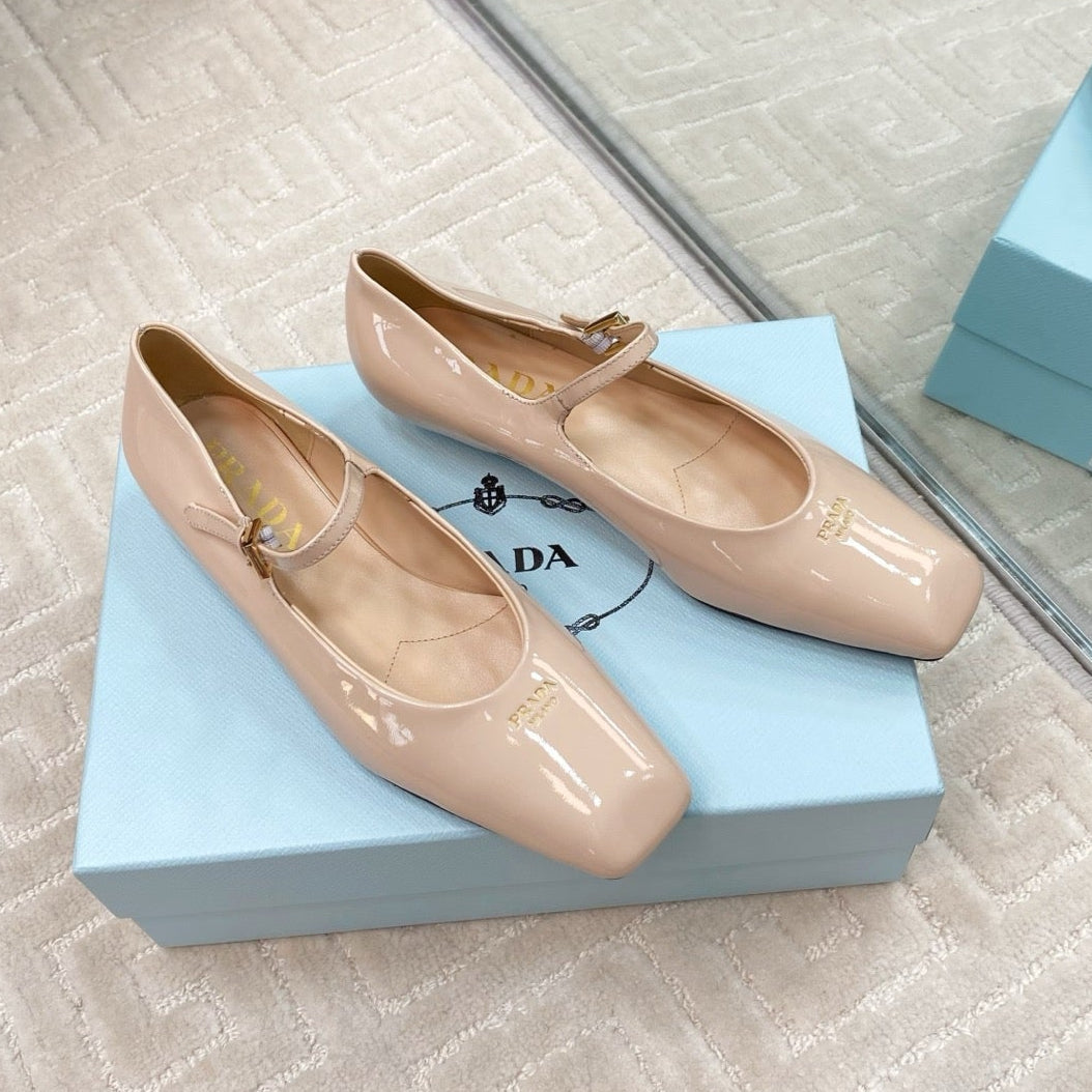 PRADA MARY JANE FLATS SQUARE TOE IN BEIGE PATENT SHEEPSKIN