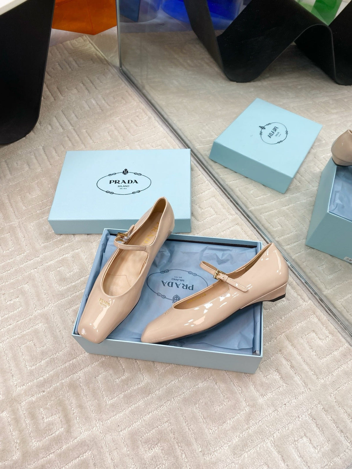 PRADA MARY JANE FLATS SQUARE TOE IN BEIGE PATENT SHEEPSKIN