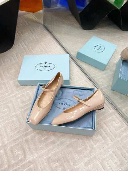PRADA MARY JANE FLATS SQUARE TOE IN BEIGE PATENT SHEEPSKIN