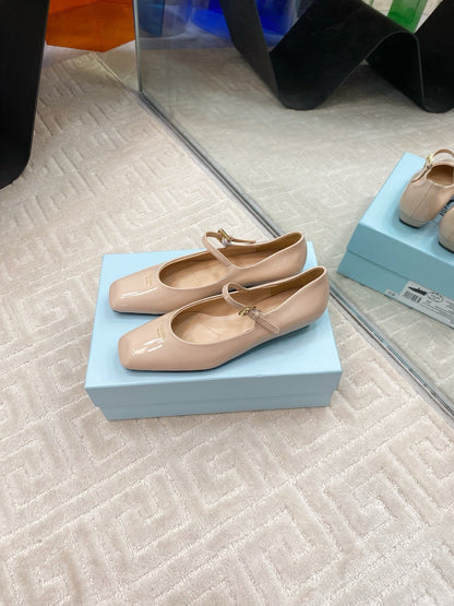 PRADA MARY JANE FLATS SQUARE TOE IN BEIGE PATENT SHEEPSKIN