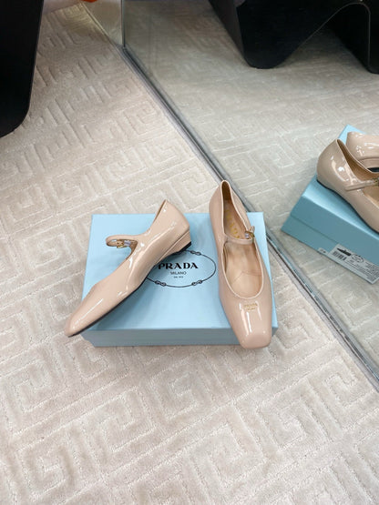 PRADA MARY JANE FLATS SQUARE TOE IN BEIGE PATENT SHEEPSKIN