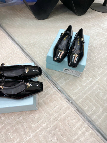 PRADA MARY JANE FLATS SQUARE TOE IN BLACK PATENT SHEEPSKIN