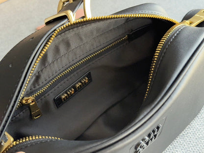 FENDI BAGUETTE 25 BAG IN BLACK CALFSKIN