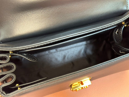 MIU MIU CHAIN SHOULDER BAG 24 IN BLACK PATENT SMOOTH CALFSKIN