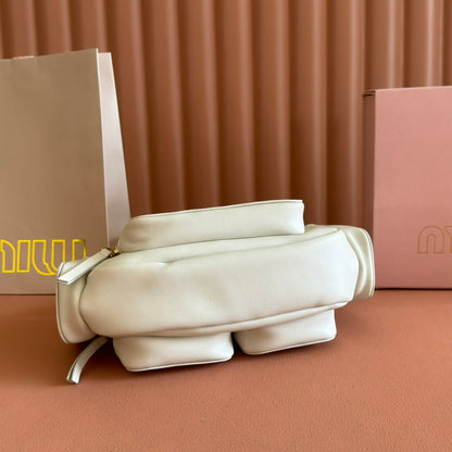 MIU MIU POCKET HANDBAG 21 IN WHITE CALFSKIN