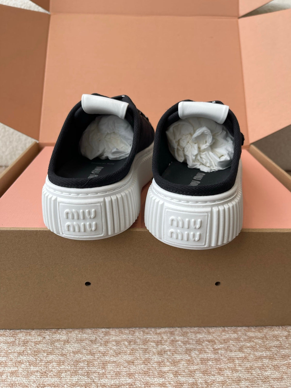 WASH SNEAKER MULES IN BLACK DENIM