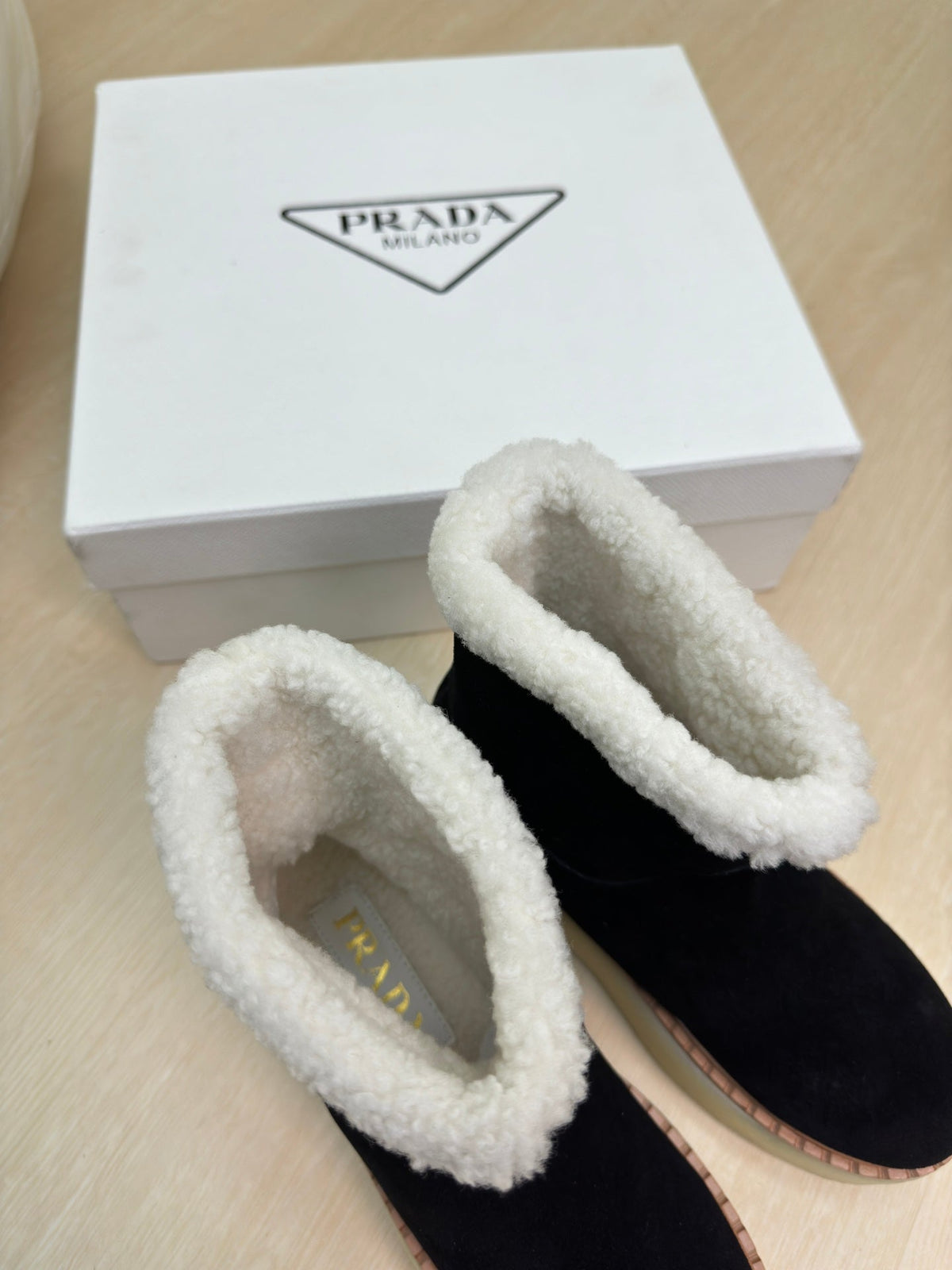 PRADA SUEDE BOOTS BLACK WITH SHEARLING LINING AND RUBBER FLATFORM SOLE