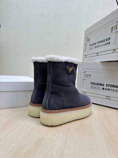 PRADA SUEDE BOOTS SLATE GRAY WITH SHEARLING LINING AND RUBBER FLATFORM SOLE