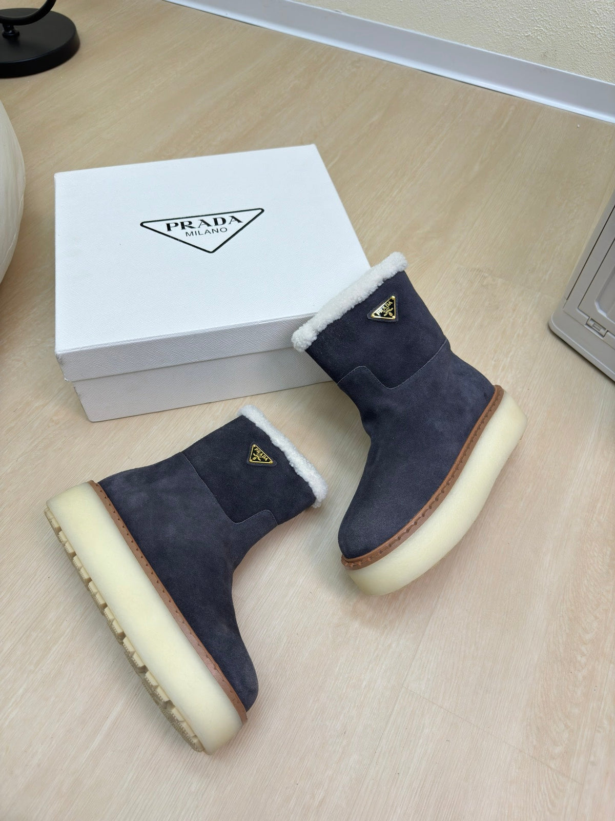 PRADA SUEDE BOOTS SLATE GRAY WITH SHEARLING LINING AND RUBBER FLATFORM SOLE