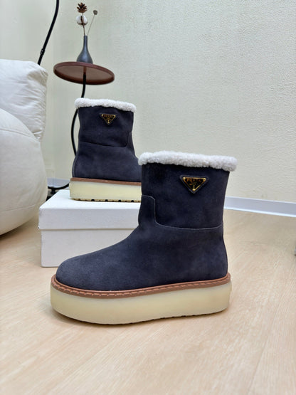 PRADA SUEDE BOOTS SLATE GRAY WITH SHEARLING LINING AND RUBBER FLATFORM SOLE