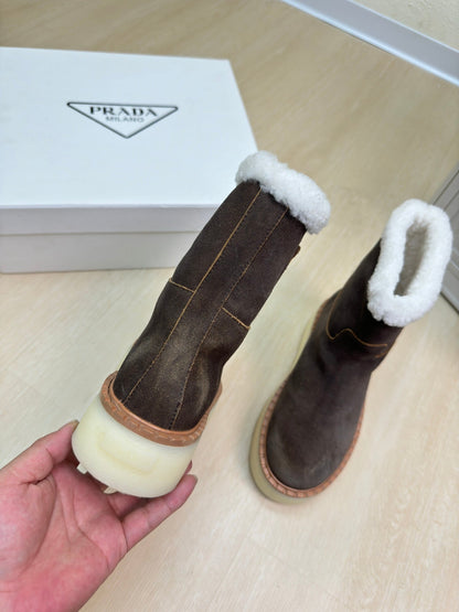 PRADA SUEDE BOOTS RK BROWN WITH SHEARLING LINING AND RUBBER FLATFORM SOLE