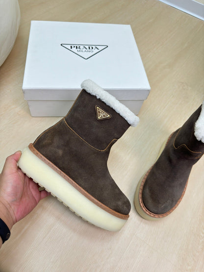 PRADA SUEDE BOOTS RK BROWN WITH SHEARLING LINING AND RUBBER FLATFORM SOLE